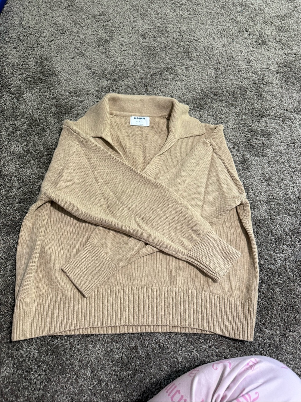 Old Navy Women's Light Beige V-Neck Pullover Sweater
